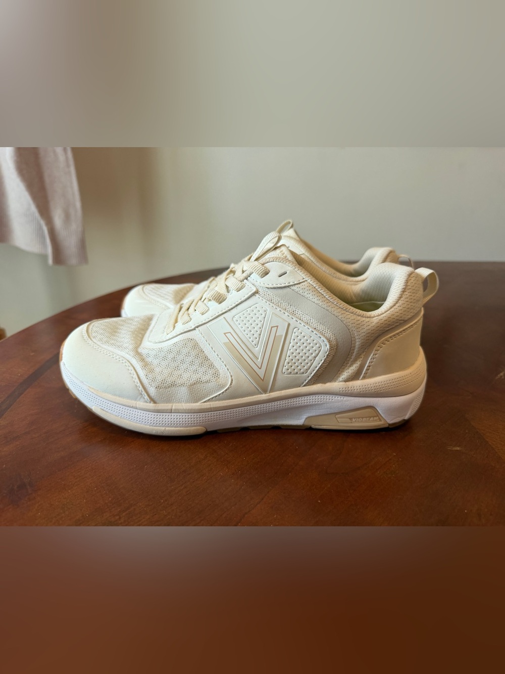 Vionic Walk Strider Tan White Comfort Shoes Women’s Size 9 Cushioned Sneakers